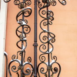 Sécurisez vos escaliers avec des garde-corps en ferronnerie artistique aux motifs élégants Bussy-Saint-Georges